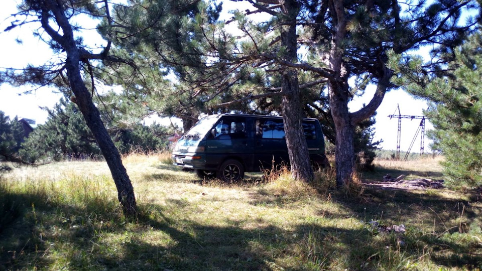 Фото машини друга, на якій я їздив до Криму в оксамитовий сезон 2016 3