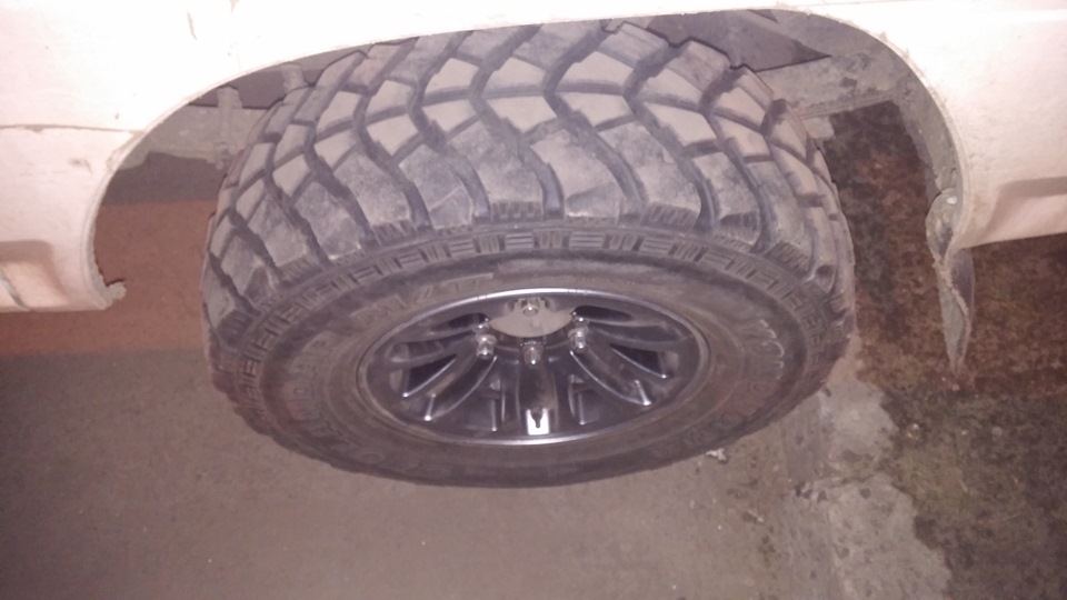 Yokohama Geolandar G001 31x10.5R15 4