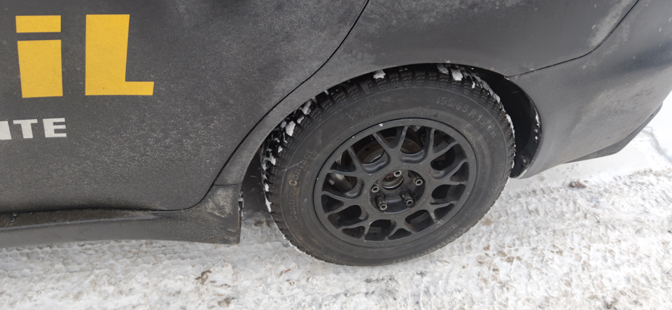 Маленькі гальма R15 на EVO X 3