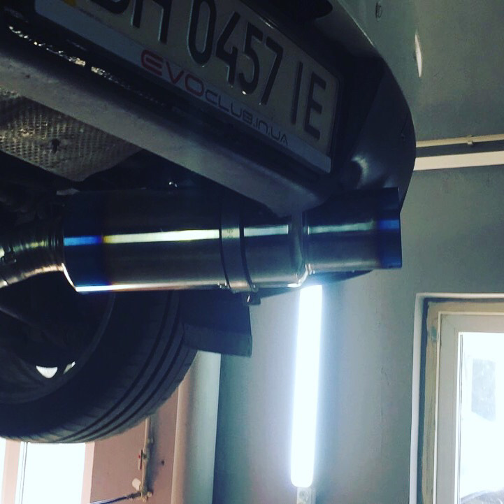 Робота над вихлопом))) 1
