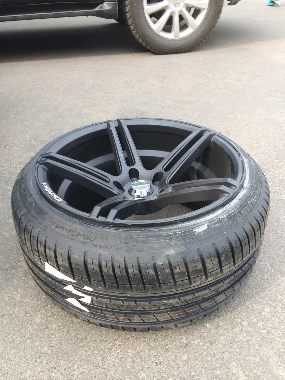 10,5j et22 r18…Michelin Pilot Sport PS3 225/40. як кажуть будиночком гума)) 4