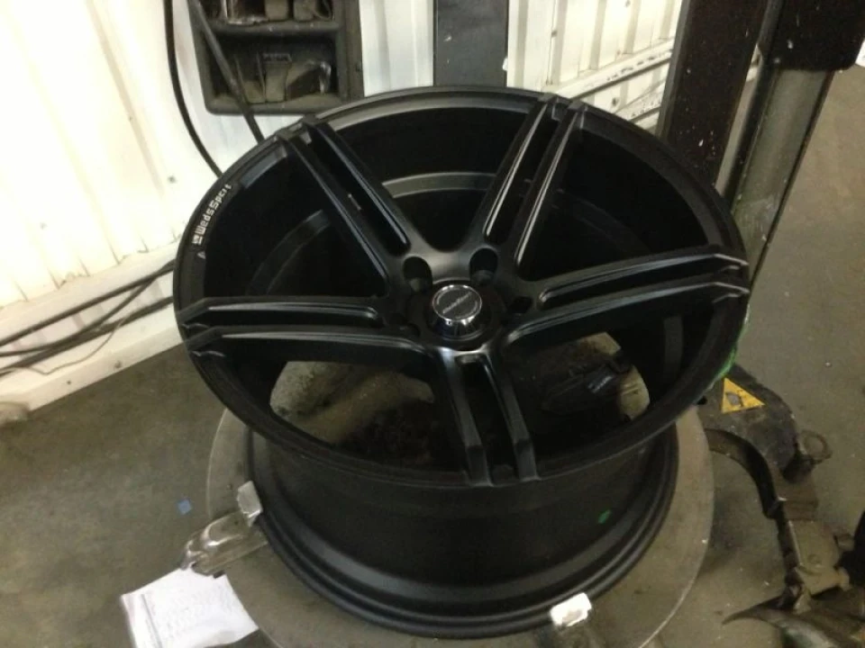 10,5j et22 r18…Michelin Pilot Sport PS3 225/40. як кажуть будиночком гума))