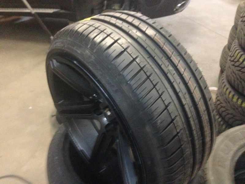 10,5j et22 r18…Michelin Pilot Sport PS3 225/40. як кажуть будиночком гума)) 2