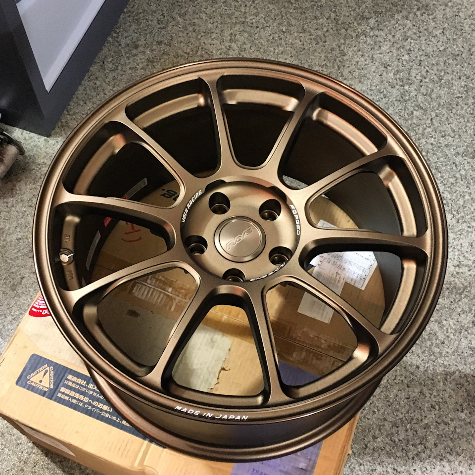 Rays Volk Racing ZE40 1