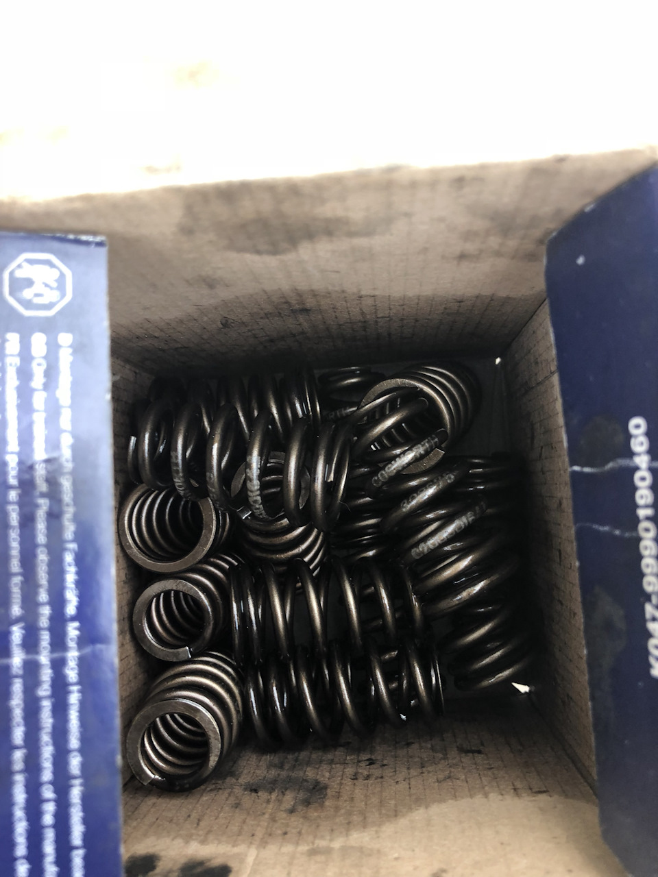 Cosworth valve springs 3