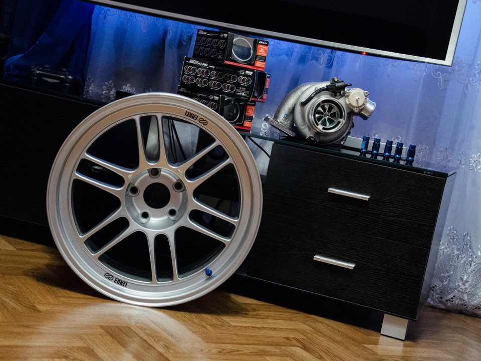 Enkei RPF1 1