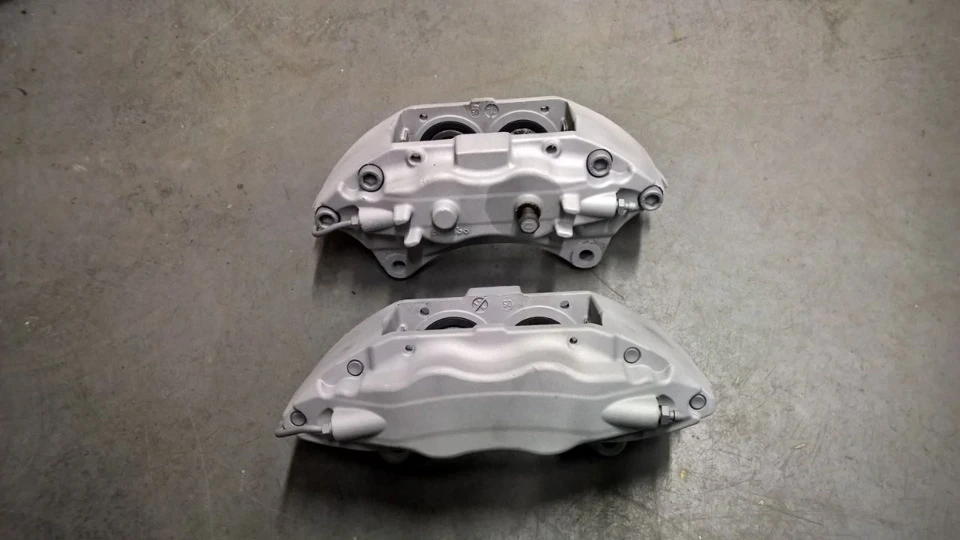 Ребілд та фарбування супортів Brembo.