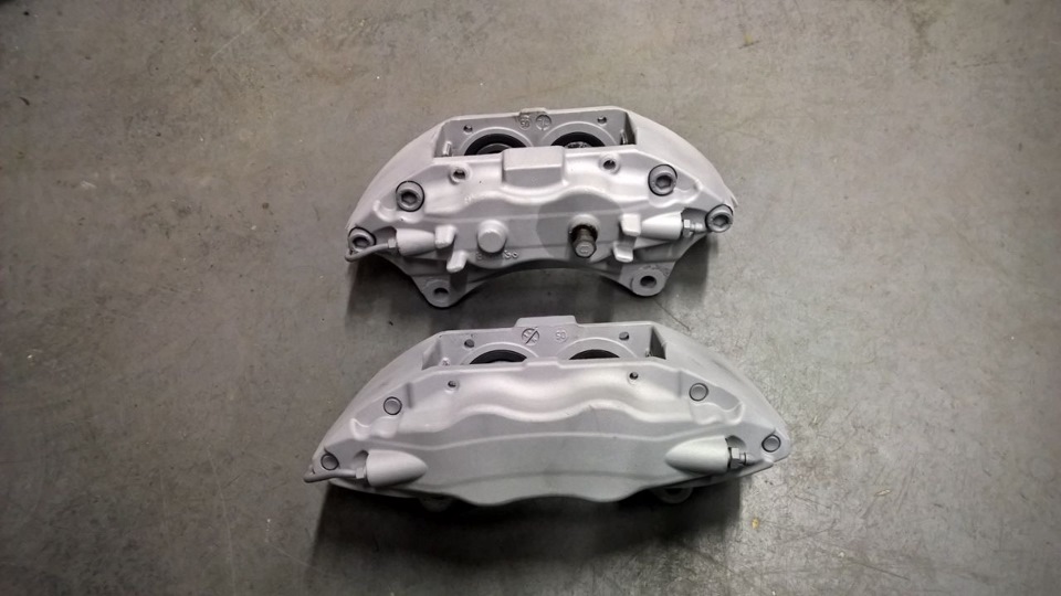 Ребілд та фарбування супортів Brembo. 1