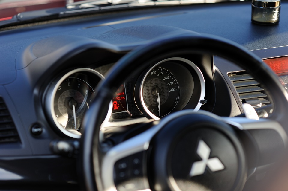 Фото салону Mitsubishi Lancer Evolution X SST 5
