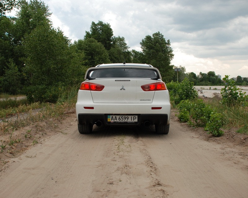 STOP glamour! Брудний EVO на околиці міста. 4