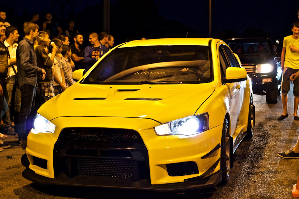 Бампер Varis 2