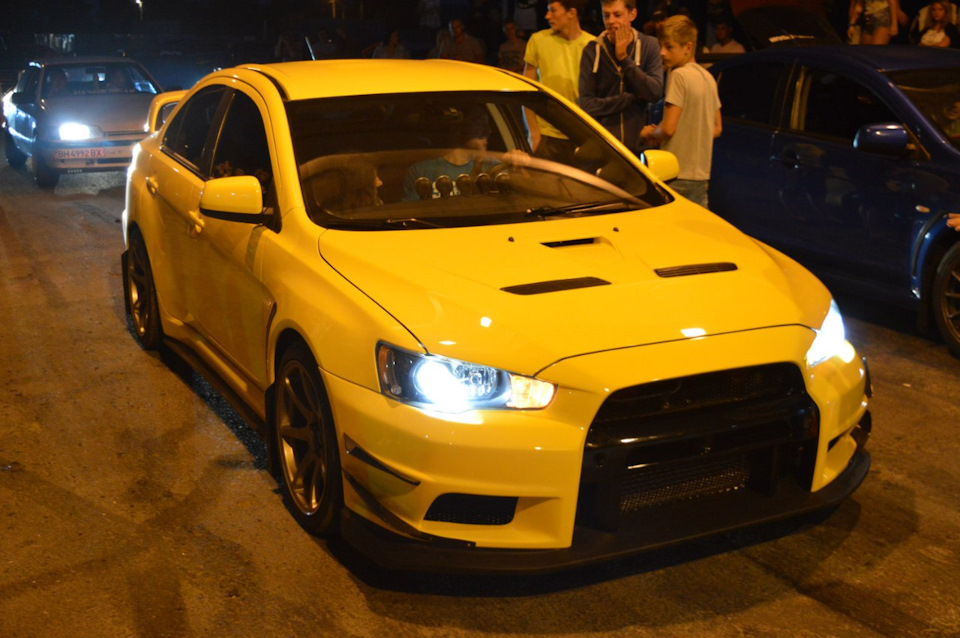 Бампер Varis 3