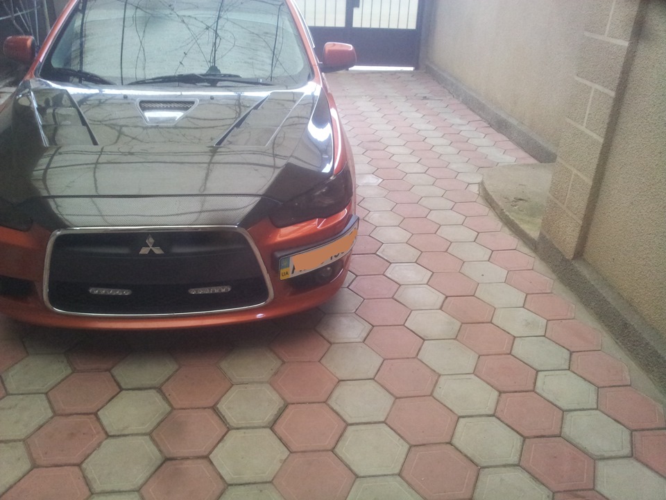 Затягнув плівкою кінець морди та Рамка в стилі EVO 2