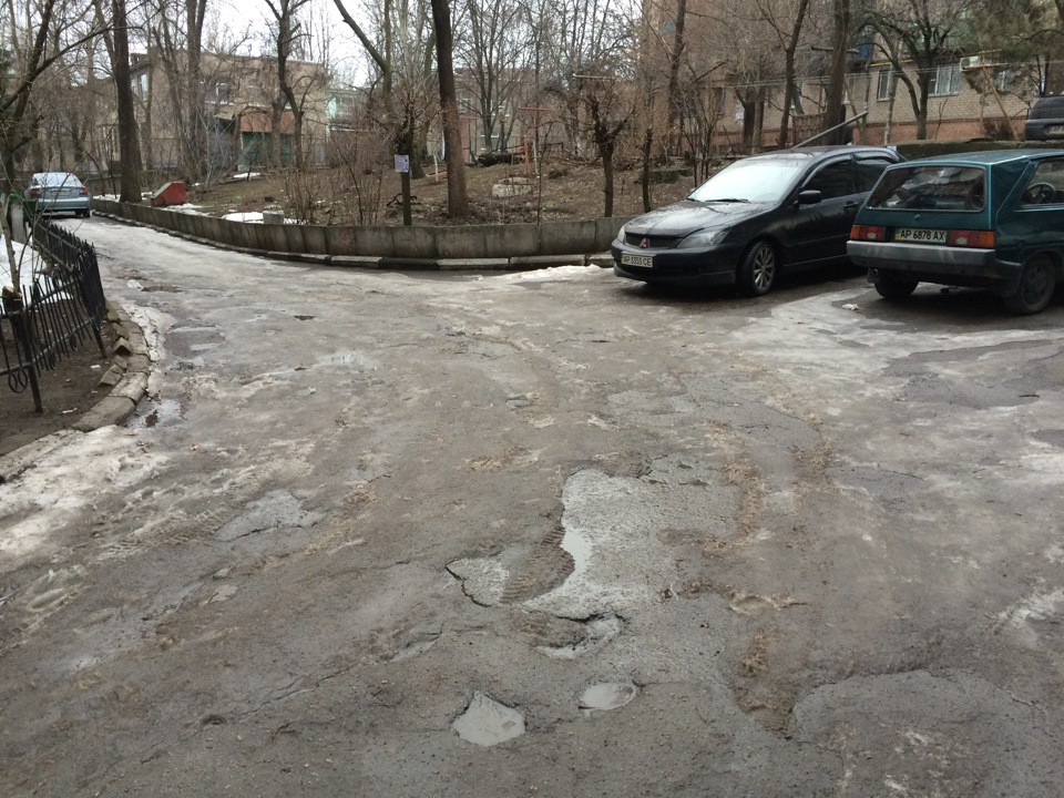 Хочу сделать парко-место во дворе 2 5