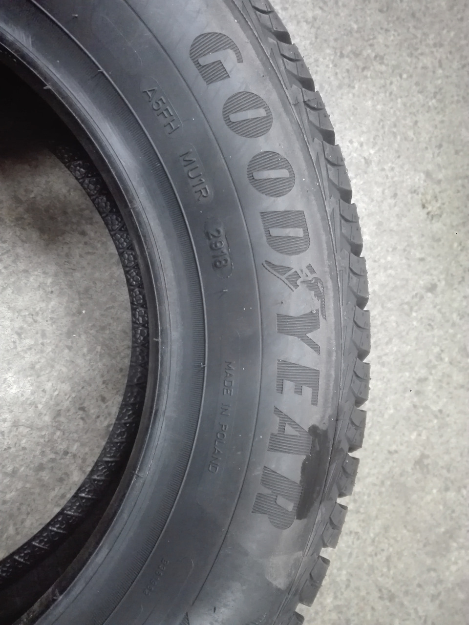 Шини Goodyear Ultra Grip Ice 2 4
