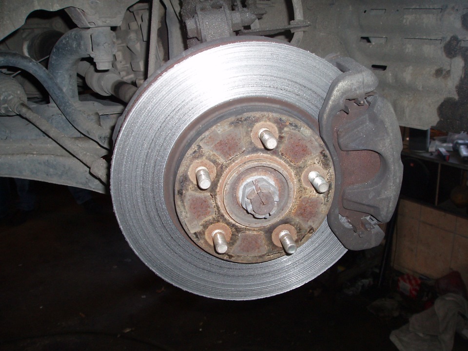 Brembo P54030. Заміна передніх гальмівних колодок. 18.11.15. 4