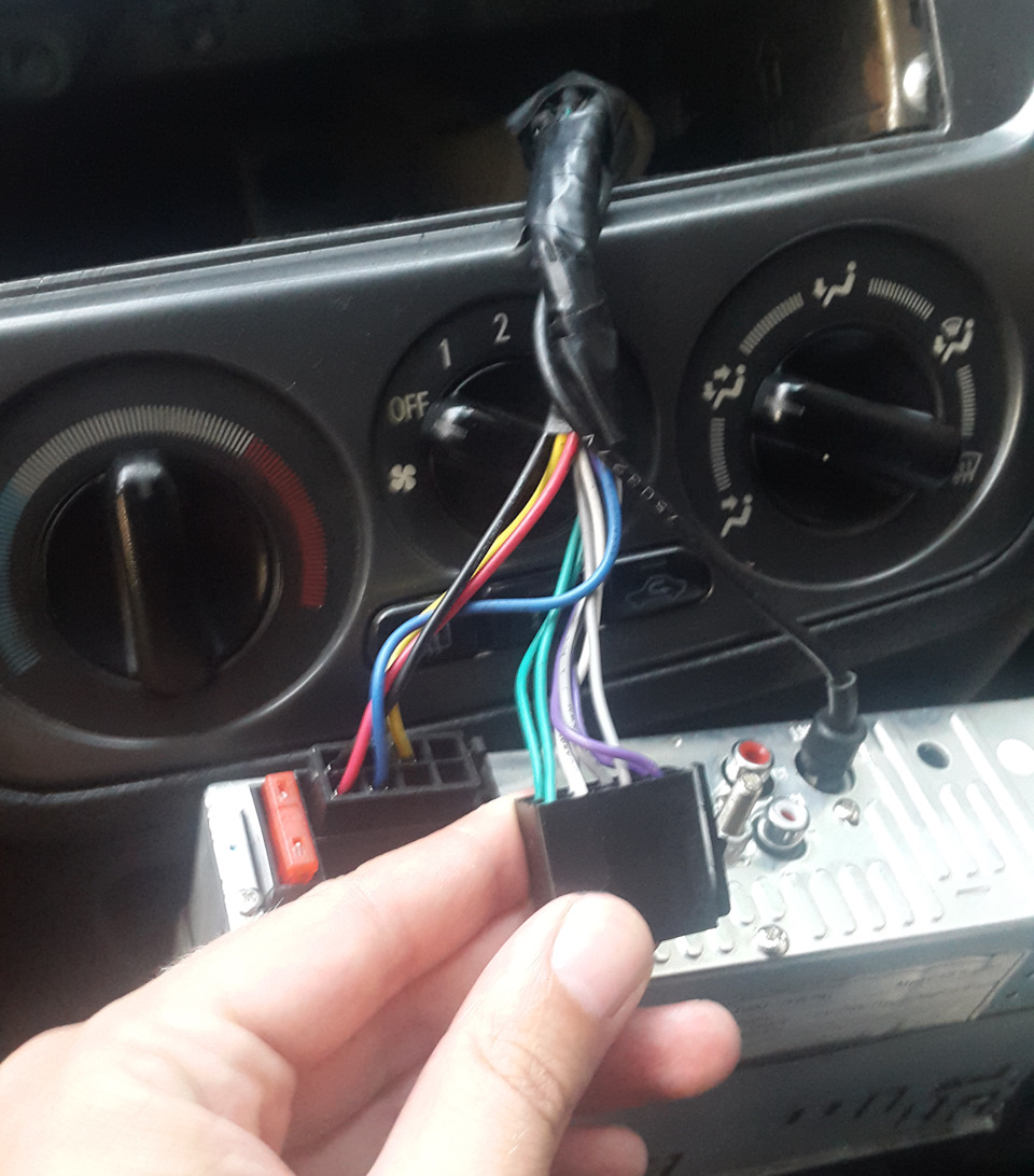 Заміна мафона на pioneer mvh-08ub 1