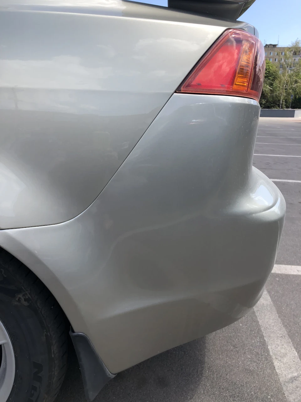 Не потрапили у колір при фарбуванні бампера