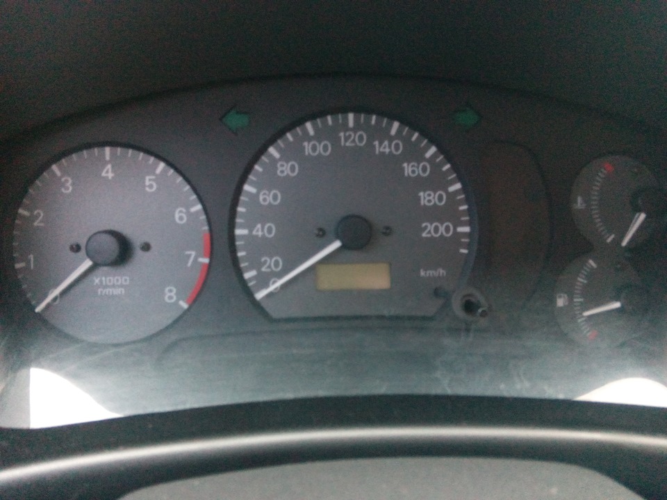 Щітка приладів 1