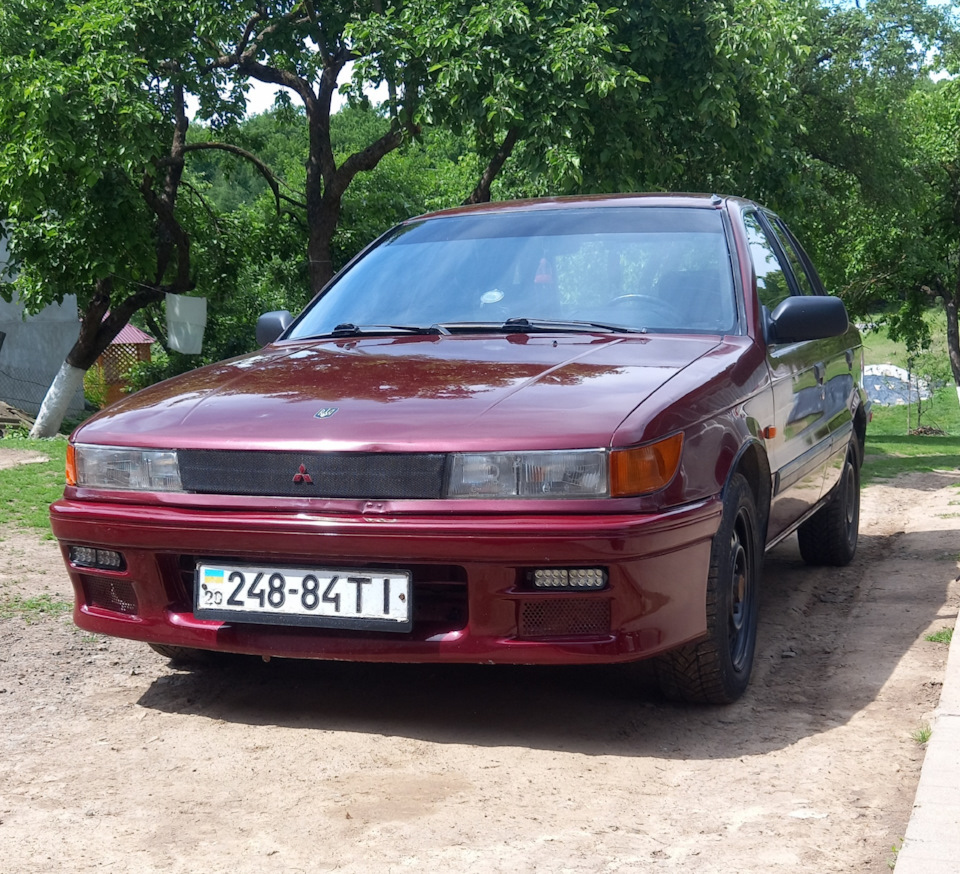 Книга з ремонту та експлутації mitsubishi lancer IV 1