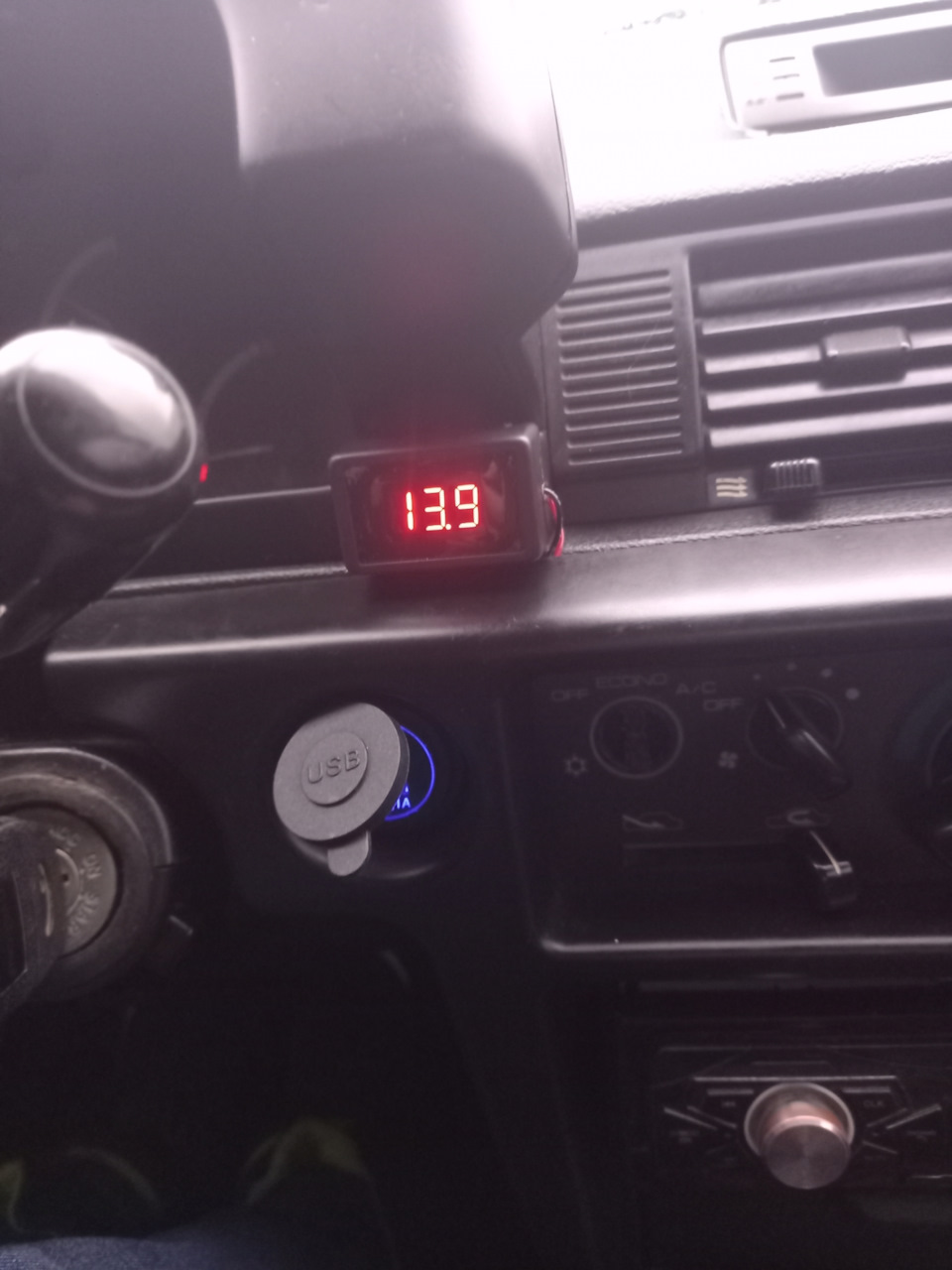 Зникла зарядка lancer 1991 2