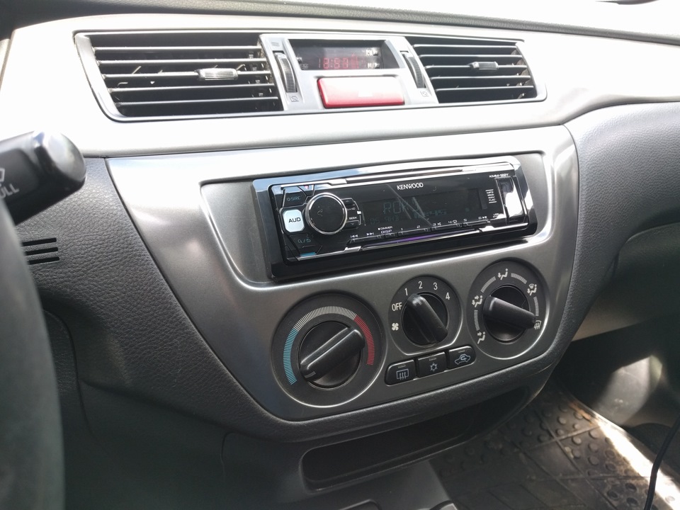 Недорогий, але дуже гідний мафон Kenwood kmm-122y 1