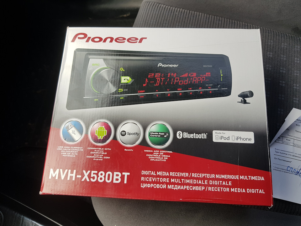 Установка ГУ Pioneer MVH580BT 1