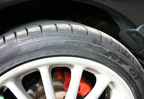 Безпека: шини Dunlop з технологією Run-on-flat 2