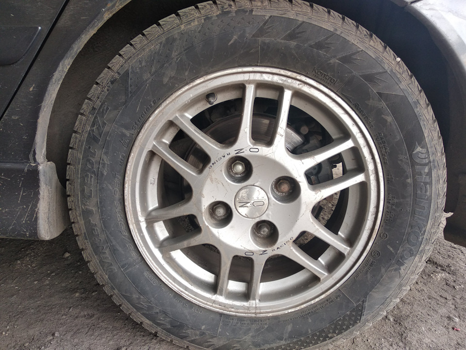 Купив шини Goodyear EfficientGrip Performance 195/60 R15 88H 1