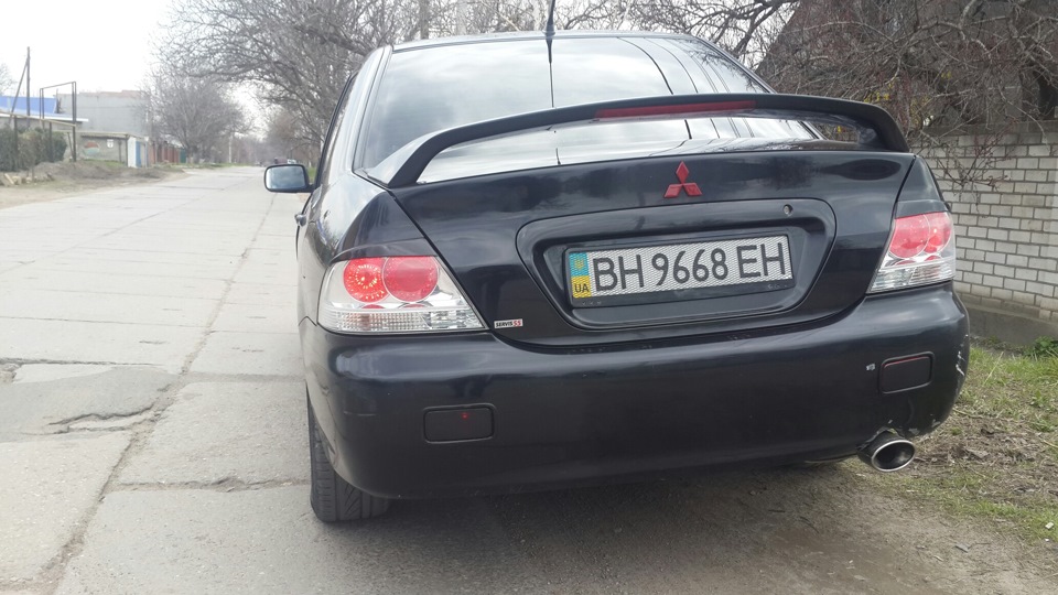 Вії задніх фар (брови) 1