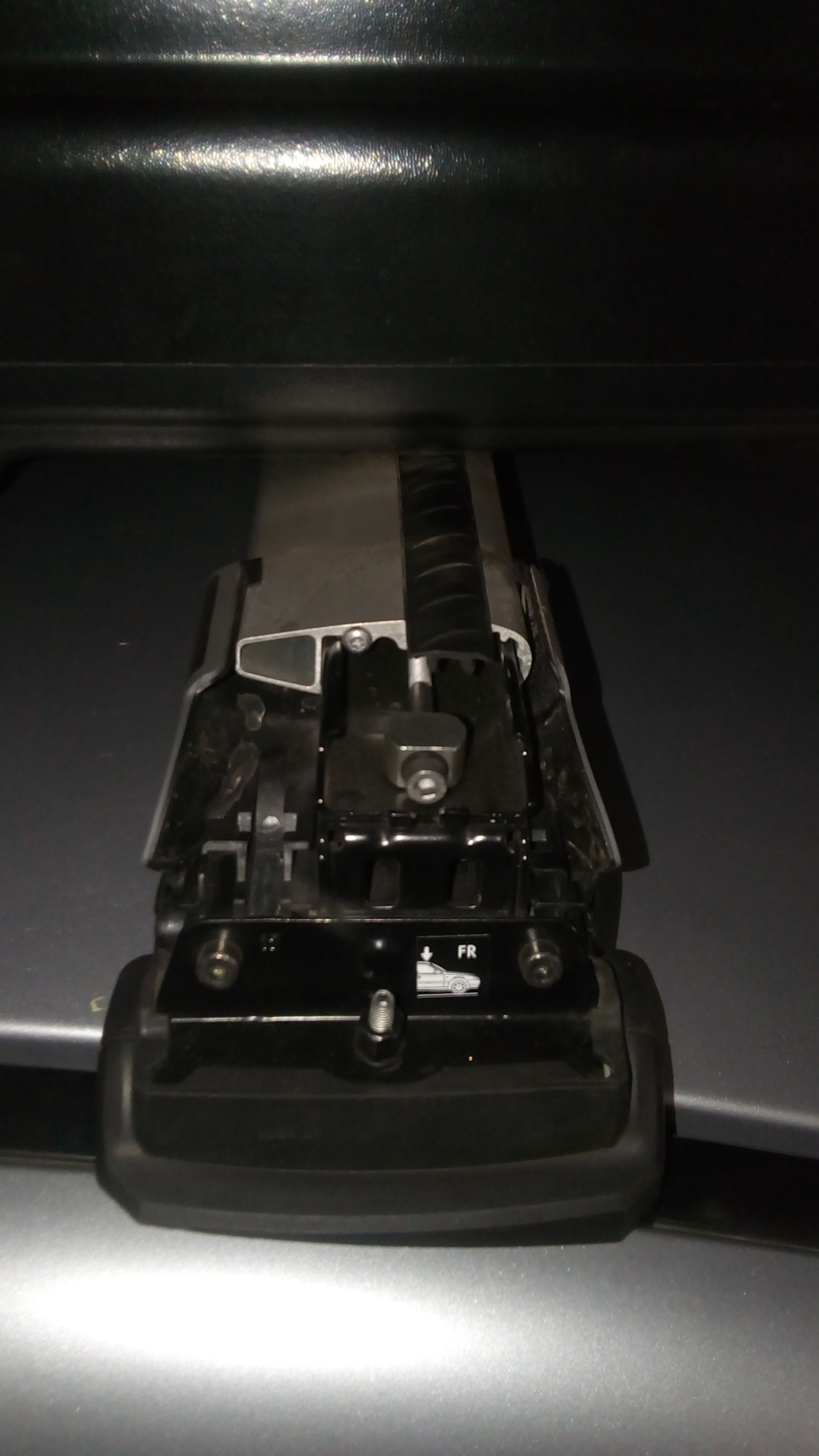 Шукаю праву кришку поперечок Thule-9594 Wingbar Edge. 2