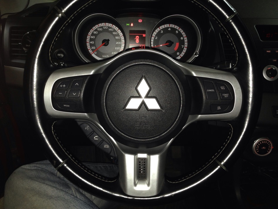 Руль EVO X + кнопки круїзу 5