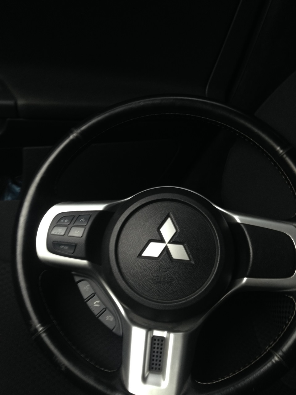 Руль EVO X + кнопки круїзу 1