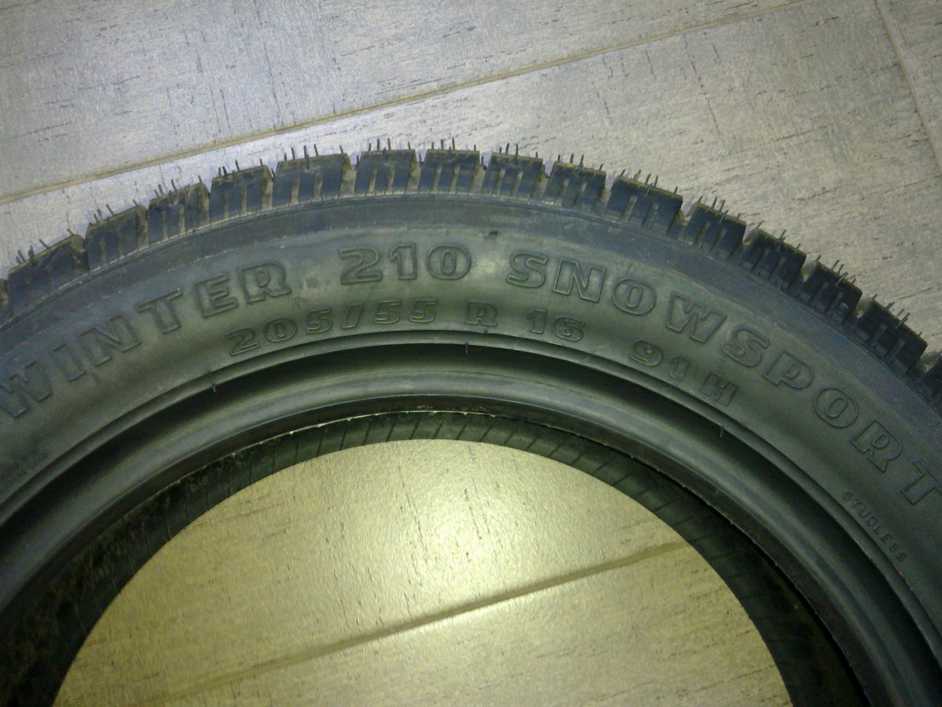 Нова гума Pirelli Winter 210 Snow Sport 5
