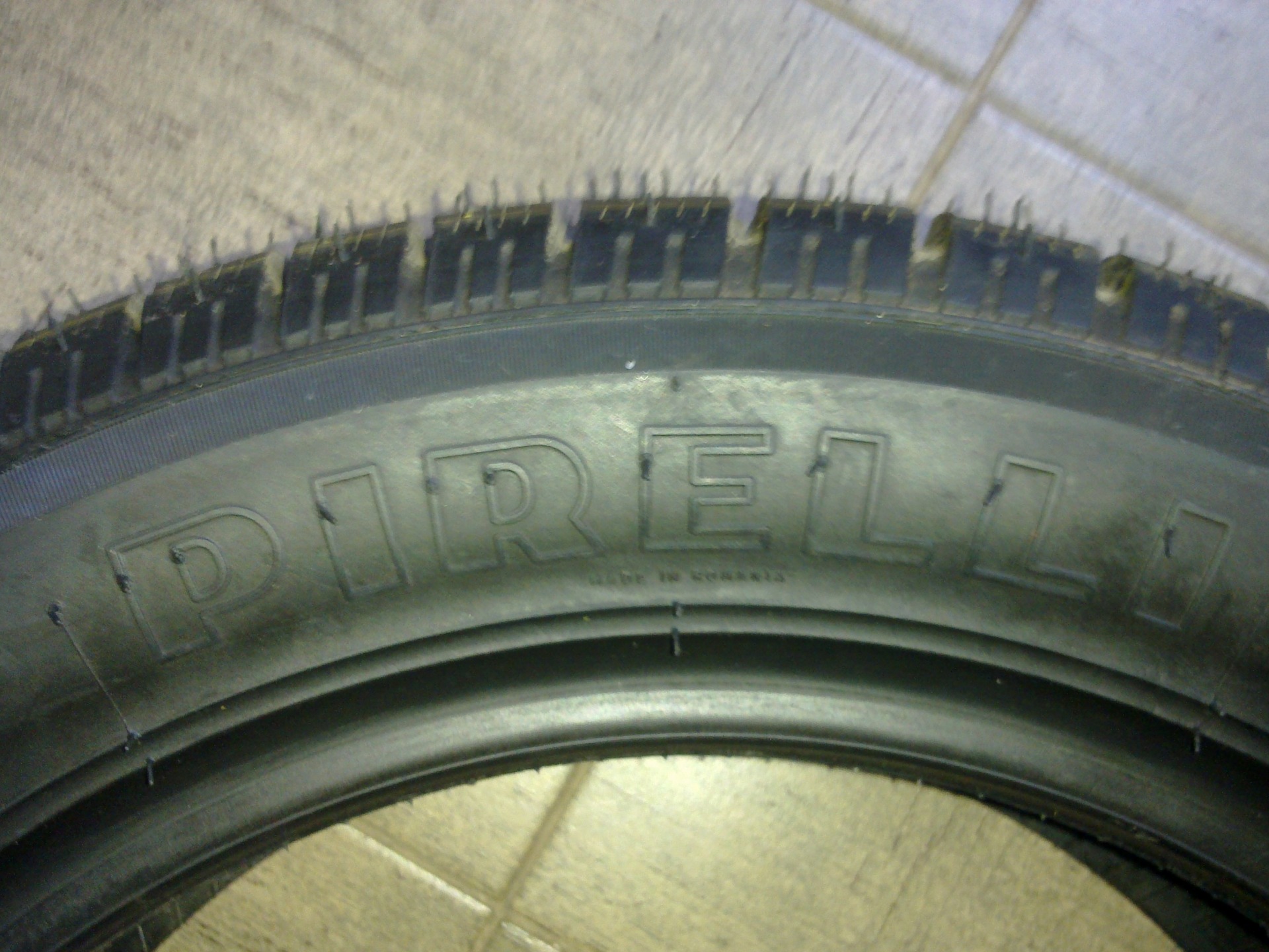 Нова гума Pirelli Winter 210 Snow Sport 4