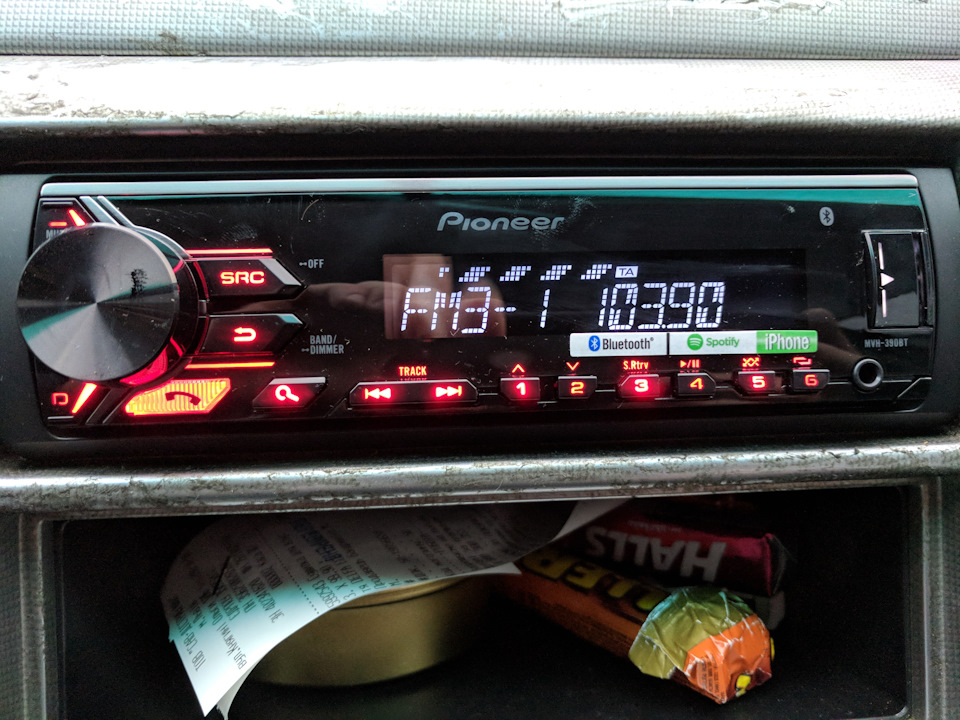 Купив Pioneer MVH-390BT 2