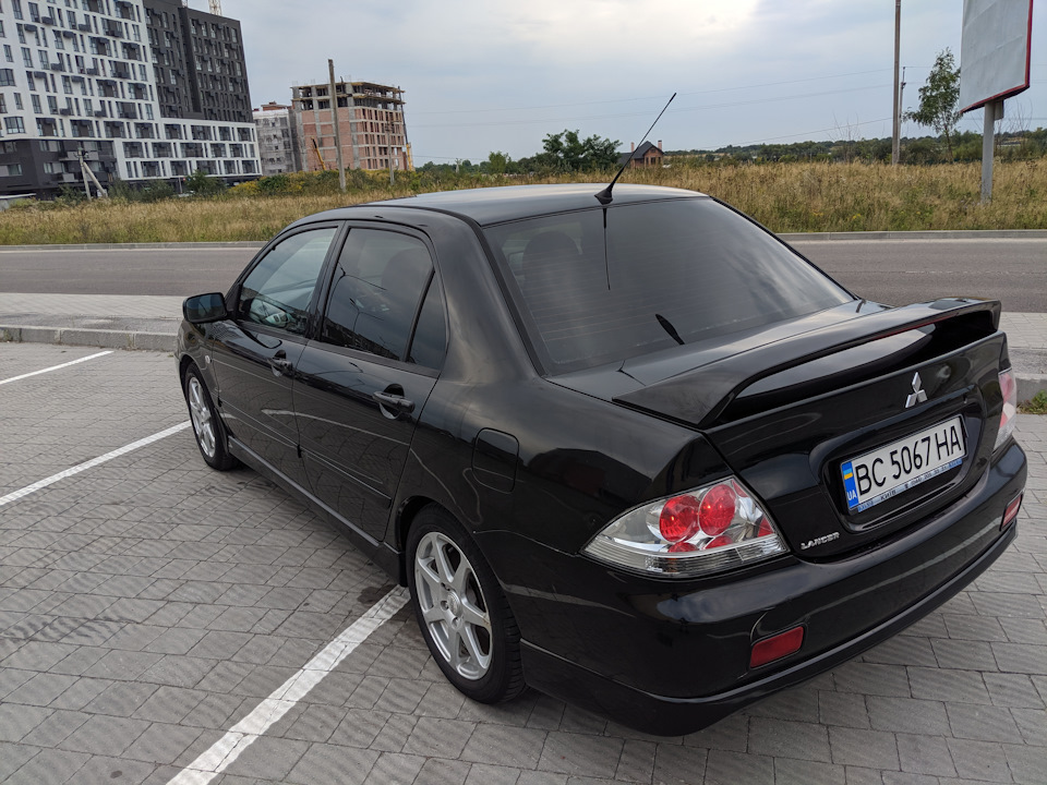 Продаю свій Lancer 9 2