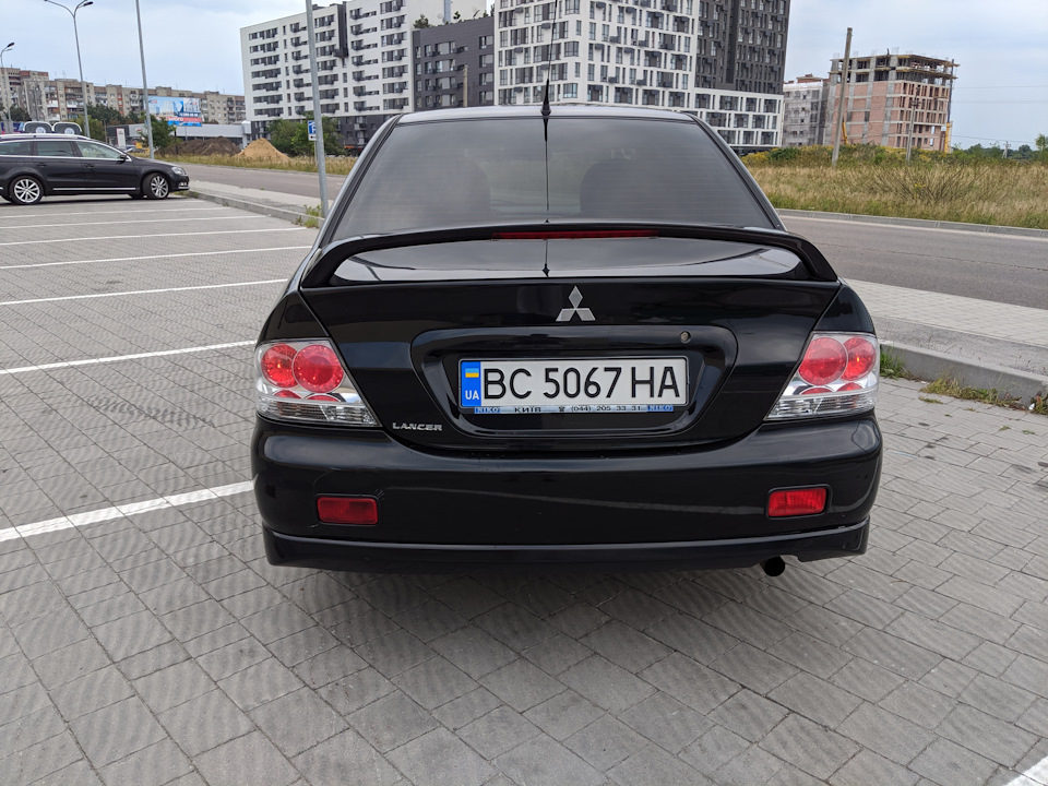Продаю свій Lancer 9 3