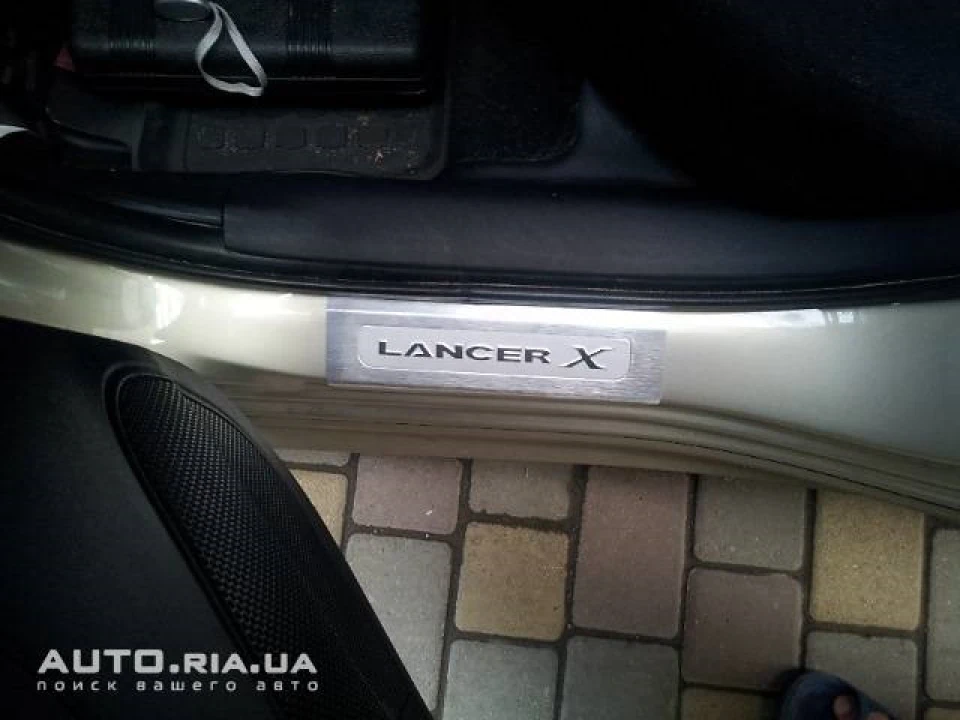 Хром накладки на пороги Lancer X