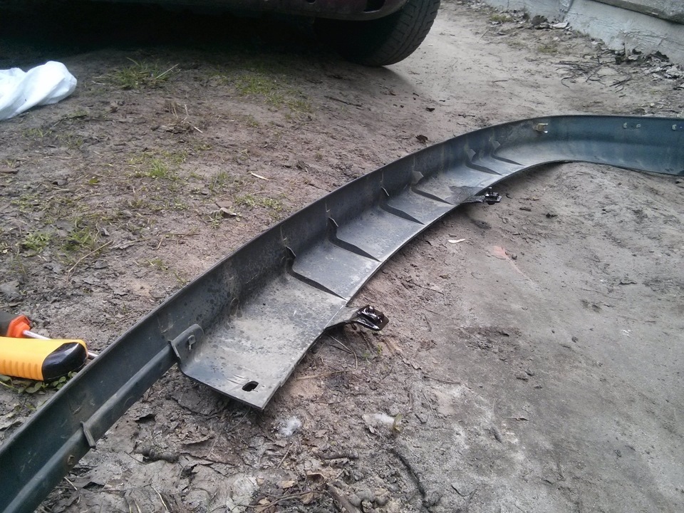 Stikerbomb: Губа бампера 2