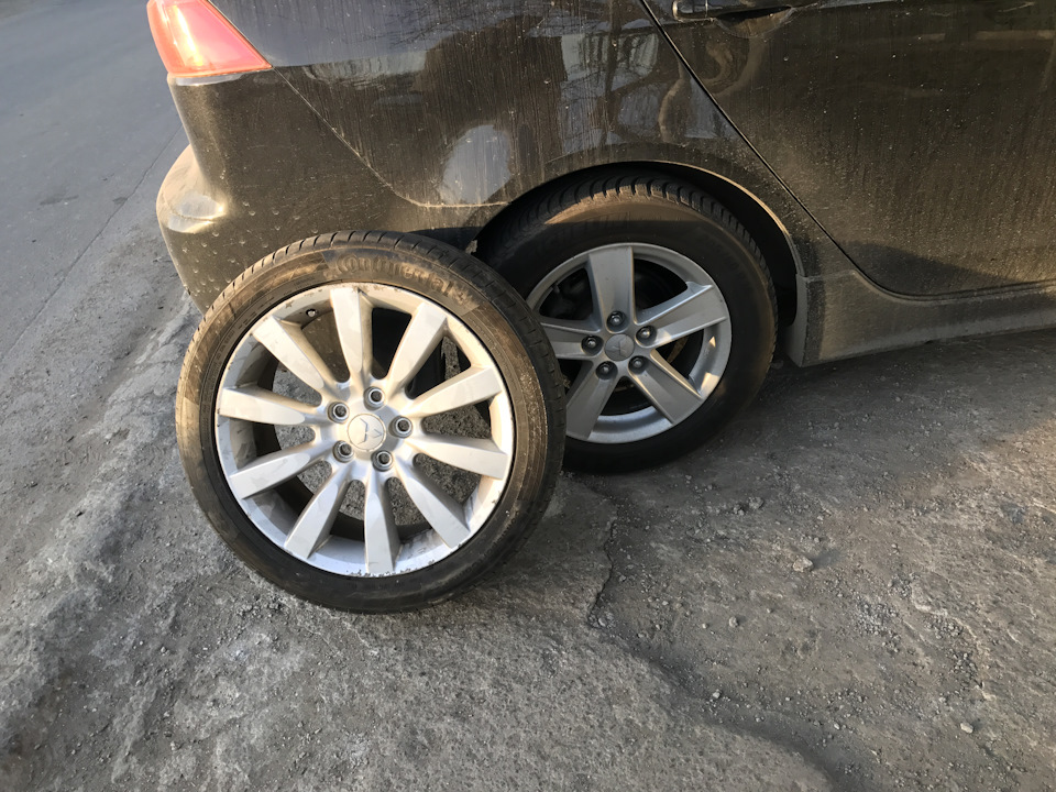 Перевзули Улана в диски RalliArt з літньою гумою. 2