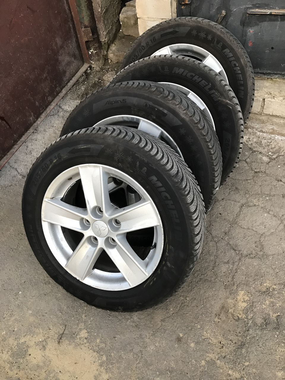 Перевзули Улана в диски RalliArt з літньою гумою. 4