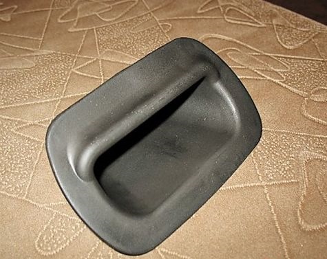 Ручка відкриття кришки багажника... 1