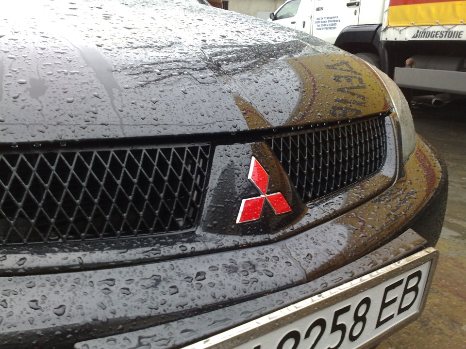 Значок Mitsubishi у світловідбиваючу плівку 1