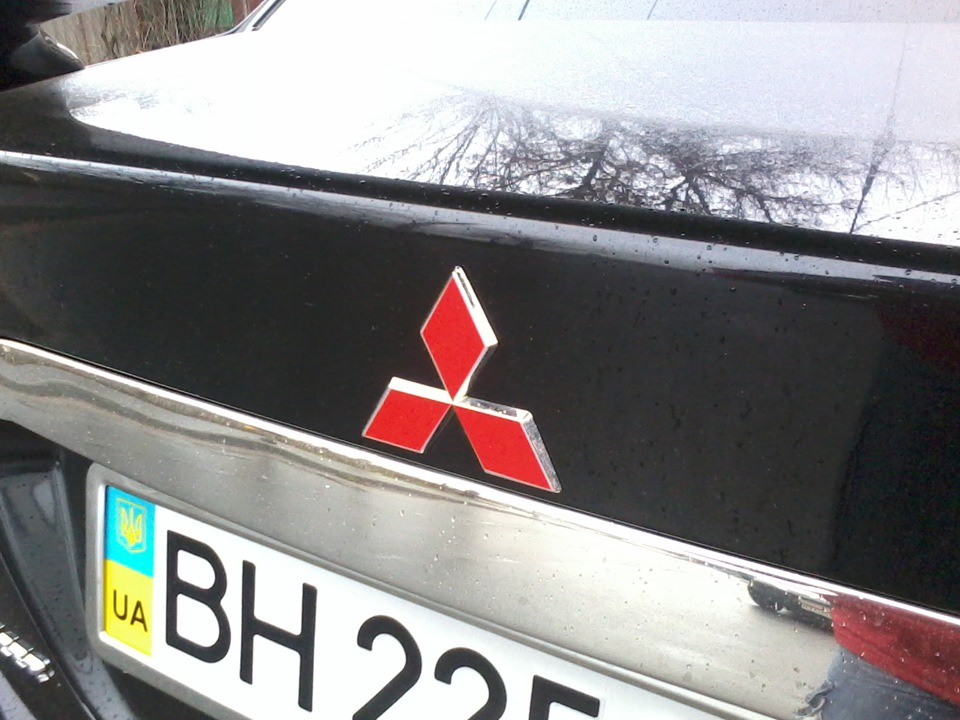 Значок Mitsubishi у світловідбиваючу плівку 2