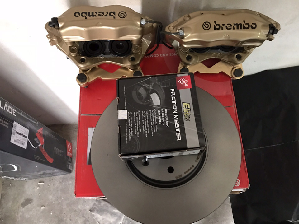 Передні 4-х поршневі гальма BREMBO 2