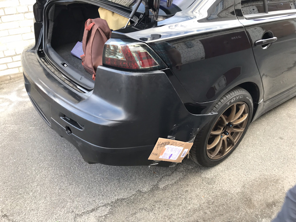 Задній бампер Ralliart (Galant Fortis) 2