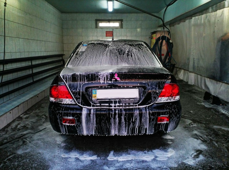 приклеїти дупу =D 1