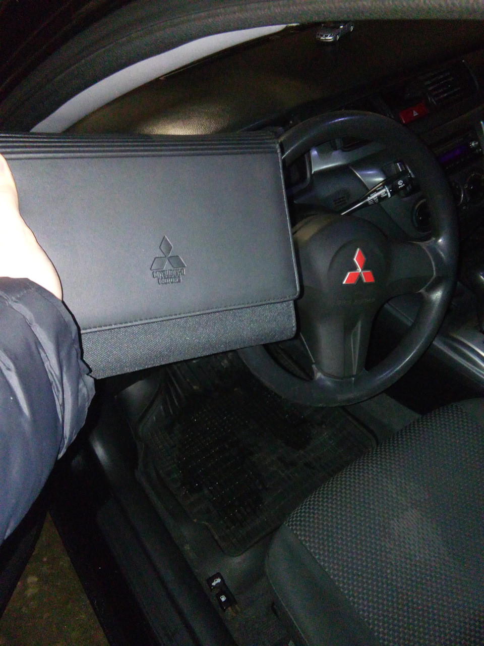✠ 43 ✠ Оригінальна папка Mitsubishi ✠ 3