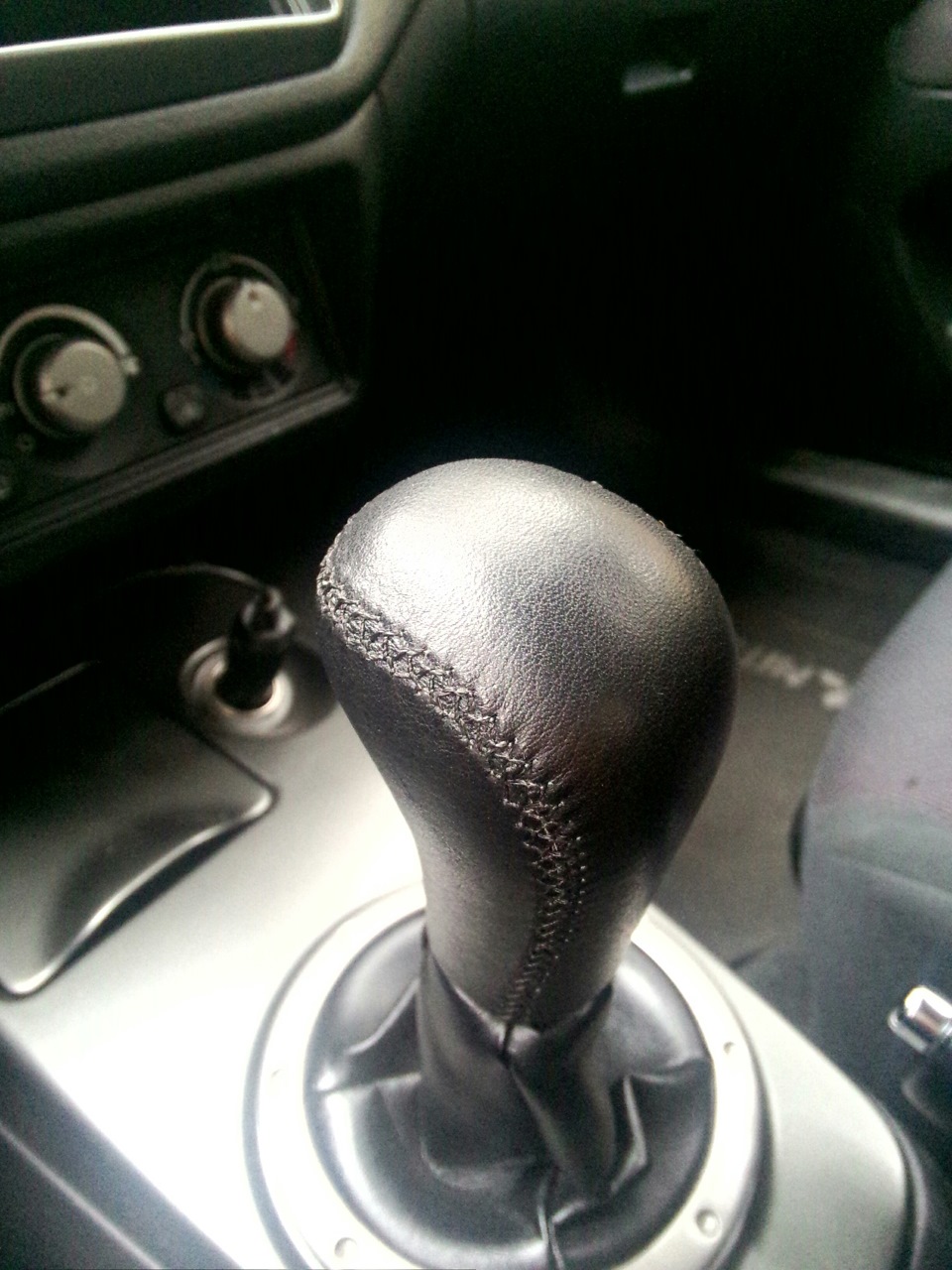 Aluminium shift knob. 5